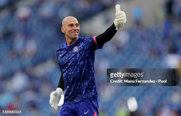 Willy Caballero of Chelsea gives a thumbs up during the warm up prior to the UEFA Champions League Final between Manchester City and Chelsea FC at...