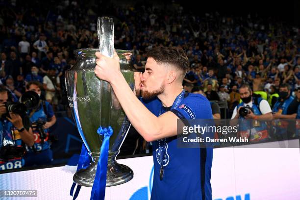 Jorginho of Chelsea celebrates with the Champions League Trophy during the UEFA Champions League Final between Manchester City and Chelsea FC at...