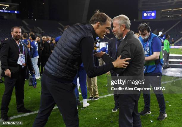 Roman Abramovich, owner of Chelsea talks to Thomas Tuchel, Manager of Chelsea following his team's victory during the UEFA Champions League Final...