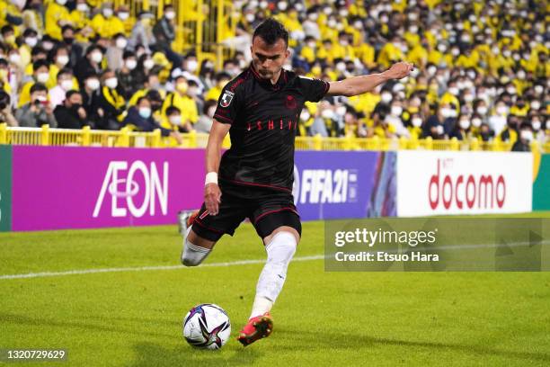 Lucas Fernandes of Consadole Sapporo in action during the J.League Meiji Yasuda J1 match between Kashiwa Reysol and Consadole Sapporo at Sankyo...
