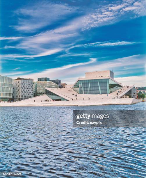 opéra d’oslo - oslo photos et images de collection