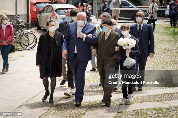 Funeral of the Italian dancer Carla Fracci at the basilica of San Marco. In the photo, the husband theater director Beppe Menegatti with his son...