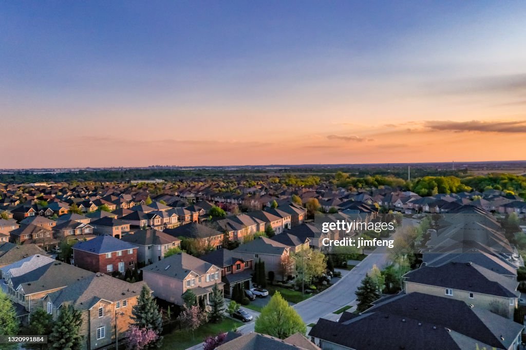 Vista aérea do Residencial Distratic em Major MacKenzie Dr. e Islinton Ave., casa isolada e duplex em Woodbridge e Kleinburg, Vaughan, Canadá