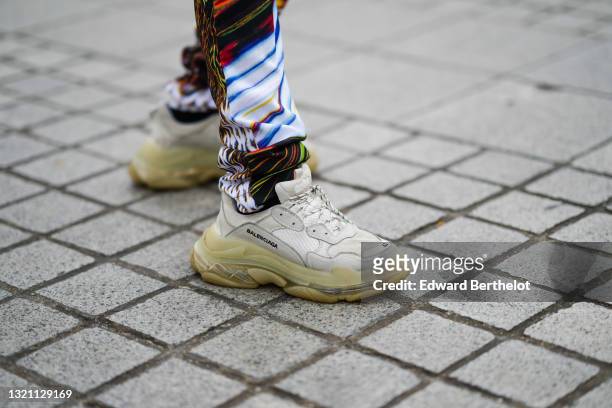 Fume Do well () Edition 5,619 Balenciaga Sneakers Photos and Premium High Res Pictures - Getty  Images