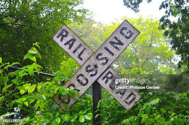 Raiload Sign Railroad Safety Signs Fotografías e imágenes de stock - Getty Images