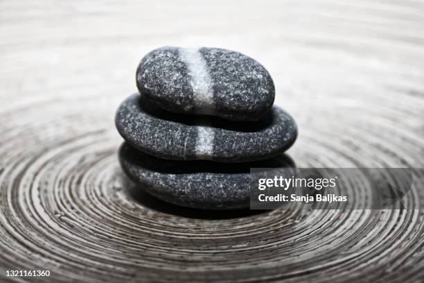 Three Stone Stack 3 Stacked Stones Photos and Premium High Res Pictures - Getty Images