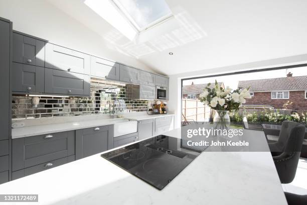 property interiors - stove top stock pictures, royalty-free photos & images