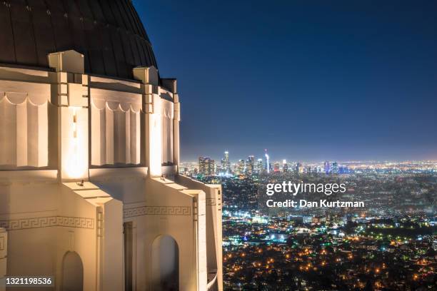 griffith observatory and los angeles skyline - hollywood california imagens e fotografias de stock