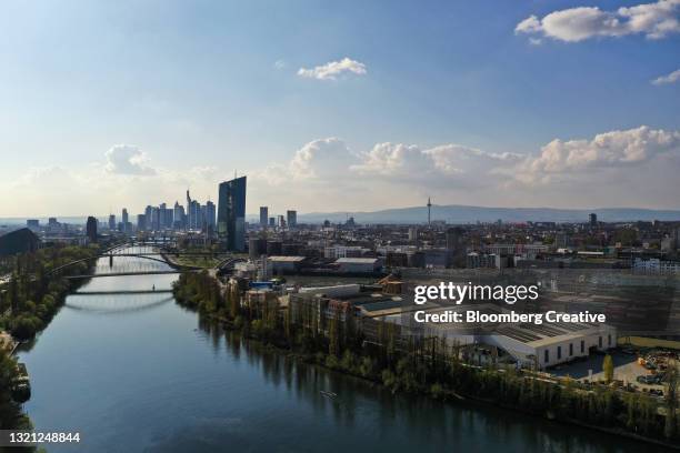 frankfurt skyline - rhine river stock pictures, royalty-free photos & images