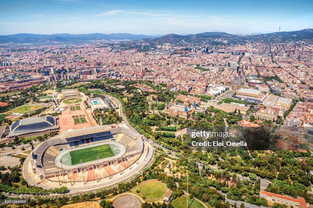 Luftaufnahme des Montjuic Berg es in Barcelona