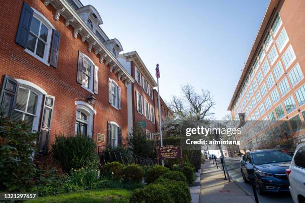 buildings of bucks county republican committee and bucks county administration in downtown doylestown - doylestown stock pictures, royalty-free photos & images