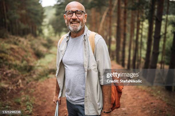 i'm hikker - homem 55 anos imagens e fotografias de stock