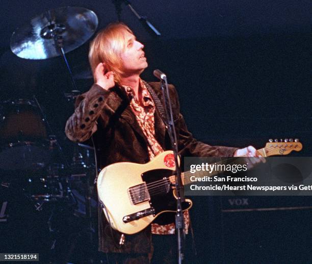 Tom Petty and the Heartbreakers in their record breaking 20 concert show run at The Fillmore. Liz Hafalia