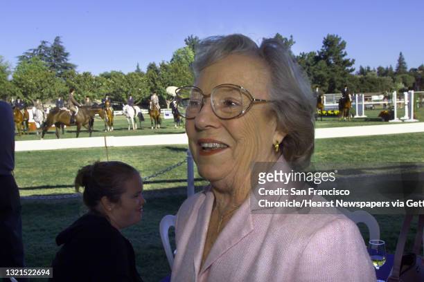 SOCIAL19c1-C-10AUG01-LV-LH--Pat Hitchcock, daughter of Alfred Hitchcock, enjoying the horse show in Atherton before a benefit dinner at the Menlo...