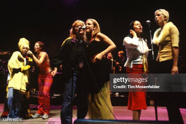 Erykah Badu, Sarah McLachlan, Emily Saliers, Tara McLean, Natalie Merchant, and Noelle Hampton perform the finale during the Lilith Fair at Shoreline...