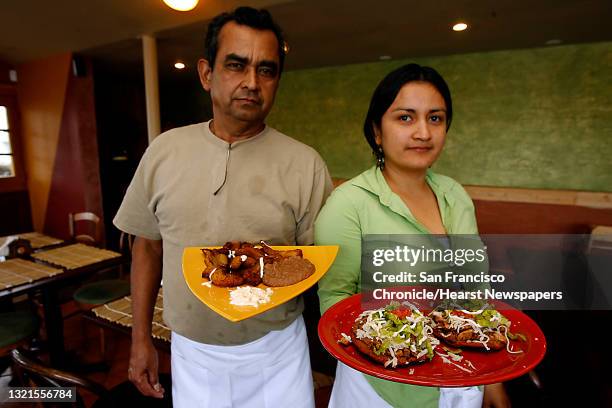 BARGAIN20_MAIZ_070_LH.JPG   Francisco Grande and his daughter/manager..., News Photo