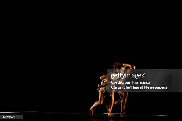 Caroline Rocher 70 Alonzo King Lines Ballet Stock Photos, High-Res Pictures, and Images ...