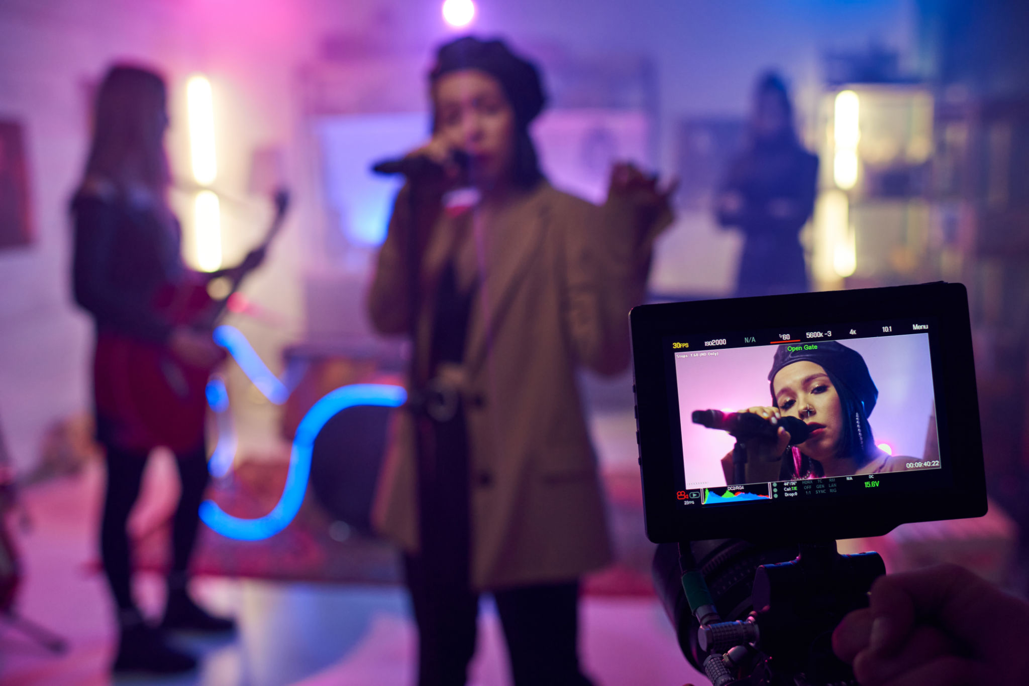 Display of camera during video shooting of music performance Display of camera during video shooting of music performance