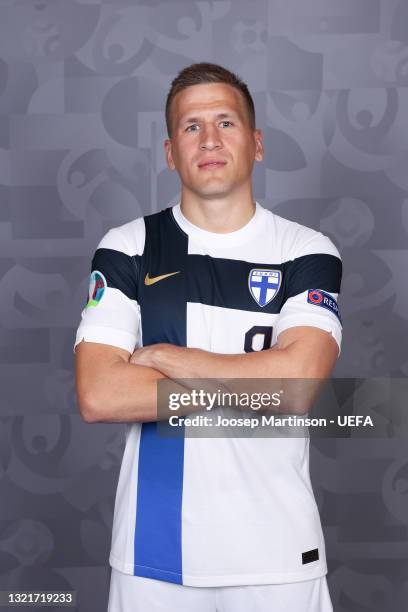 Robin Lod Photos and Premium High Res Pictures Getty Images