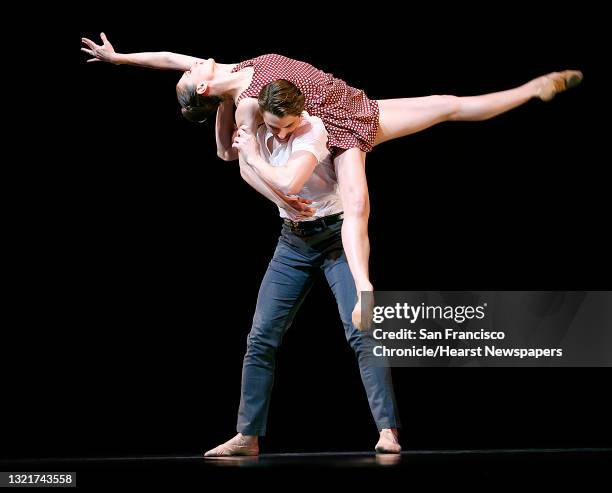 Luke Ingham Sarah Ingham Photos and Premium High Res Pictures - Getty Images