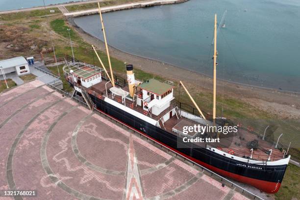 aerial view of bandirma ferry in  samsun, turkey - maio imagens e fotografias de stock