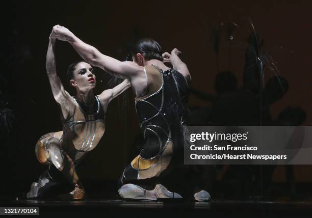 Luke Ingham 90 Dores Andre Stock Photos, High-Res Pictures, and Images - Getty Images