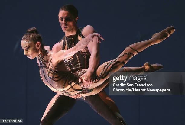 Luke Ingham 90 Dores Andre Stock Photos, High-Res Pictures, and Images - Getty Images