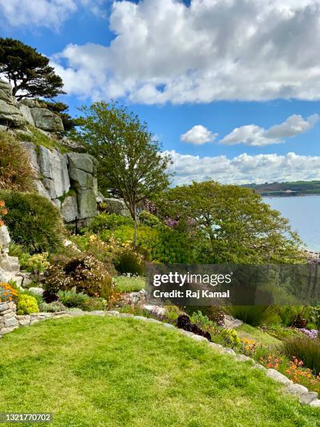 st michaels mount gardens - marazion-cornwall-england photos et images de collection