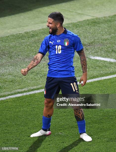 Lorenzo Insigne of Italy celebrates after scoring his team third goal during the international friendly match between Italy and Czech Republic at on...