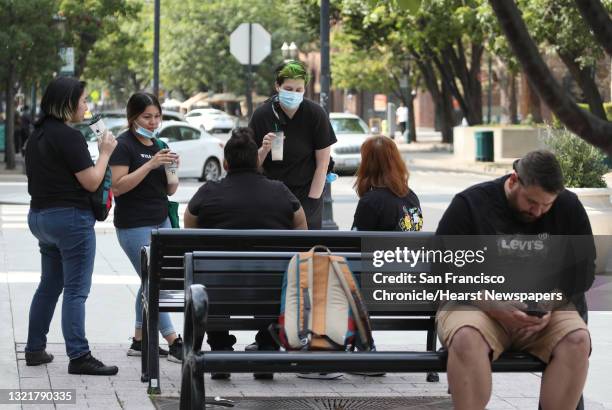 Princess Jacob 36 Starbucks Coffee On Broadway Stock Photos, High-Res Pictures, and ...