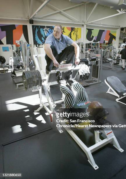 Manager of World Gym in SF, Rory Kurtz adds extra weight as Ronnie Coleman leg presses over 1,100 pounds. Mr. Olympia Ronnie Coleman in town to...