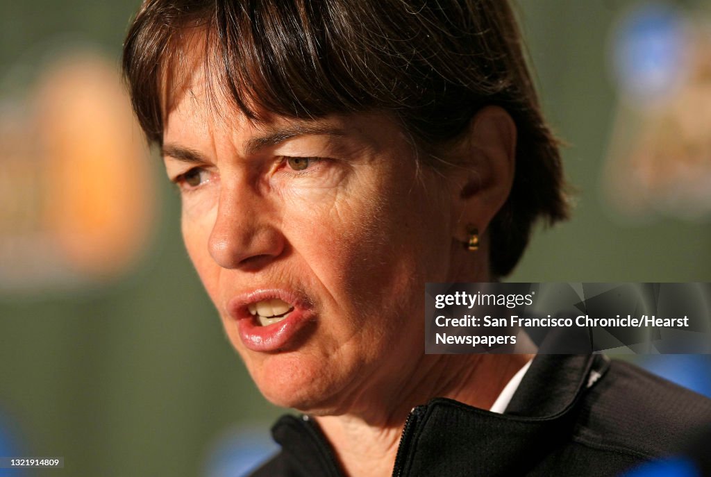 Stanford's Head coach Tara VanDerveer during a morning news conference at the St. Pete Times Forum in Tampa, Florida on April 5, 2008. Photo by Michael Macor/ San Francisco Chronicle