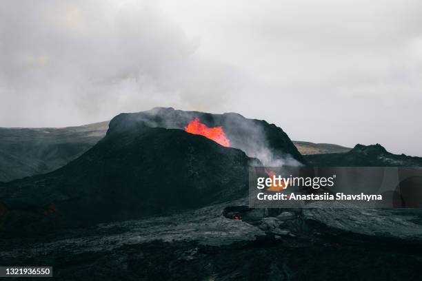 アイスランドのファグラダルスフィヤル火山噴火の劇的な眺め - アイスランド文化 ストックフォトと画像