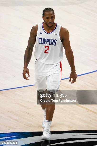 3,419 Kawhi Leonard 2021 Stock Photos, High-Res Pictures, and Images - Getty Images