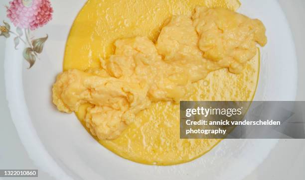 steamed omelet and scrambled eggs filling - sous vide stock pictures, royalty-free photos & images