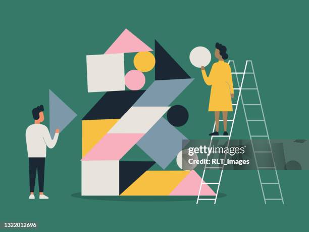 ilustraciones, imágenes clip art, dibujos animados e iconos de stock de ilustración de personas que construyen con bloques de forma equilibrados - paralelo