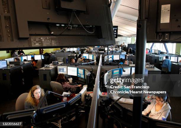 Emergency Dispatch Examples Emergency Dispatchers Photos and Premium High Res Pictures - Getty Images