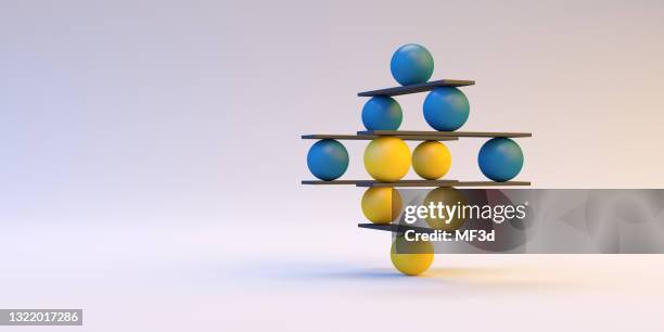 torre di blocco con palle puzzle game - equilibrio foto e immagini stock
