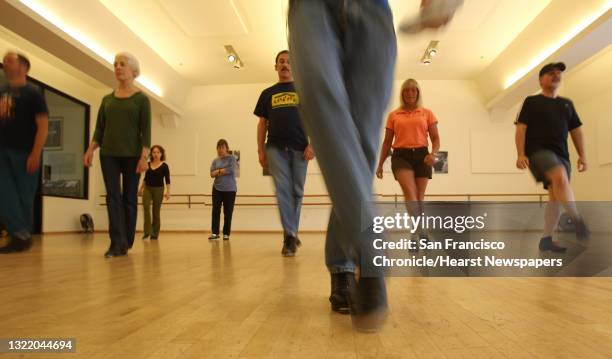 Clogging Class Clogging Dance Photos and Premium High Res Pictures - Getty Images