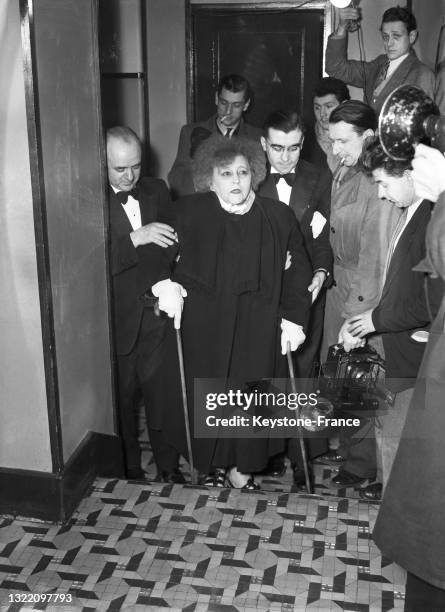 Colette arrivant au restaurant 'Drouant' pour la délibération du prix 'Goncourt', le 30 janvier 1950, à Paris.