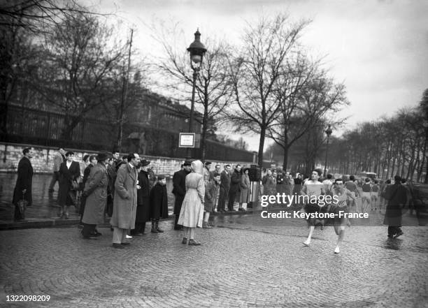 La course du relais de Paris, le 2 avril 1950.