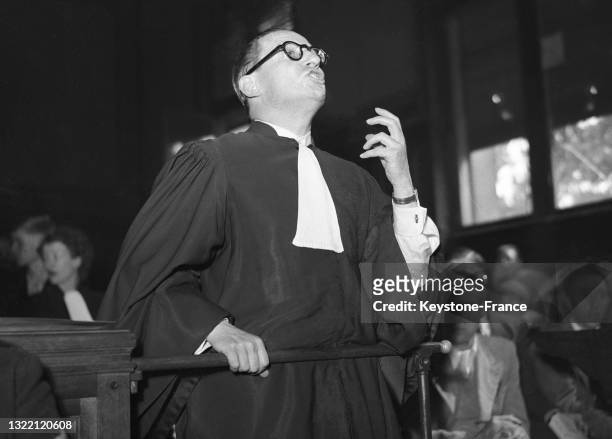 Plaidoierie de René Floriot lors du procès d'Otto Abetz, le 18 juillet 1949, à Paris.