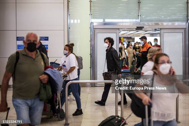 Passengers on a flight from Quito on their arrival at the facilities of Terminal T4 of the Adolfo Suarez Madrid-Barajas Airport, on 7 June, 2021 in...