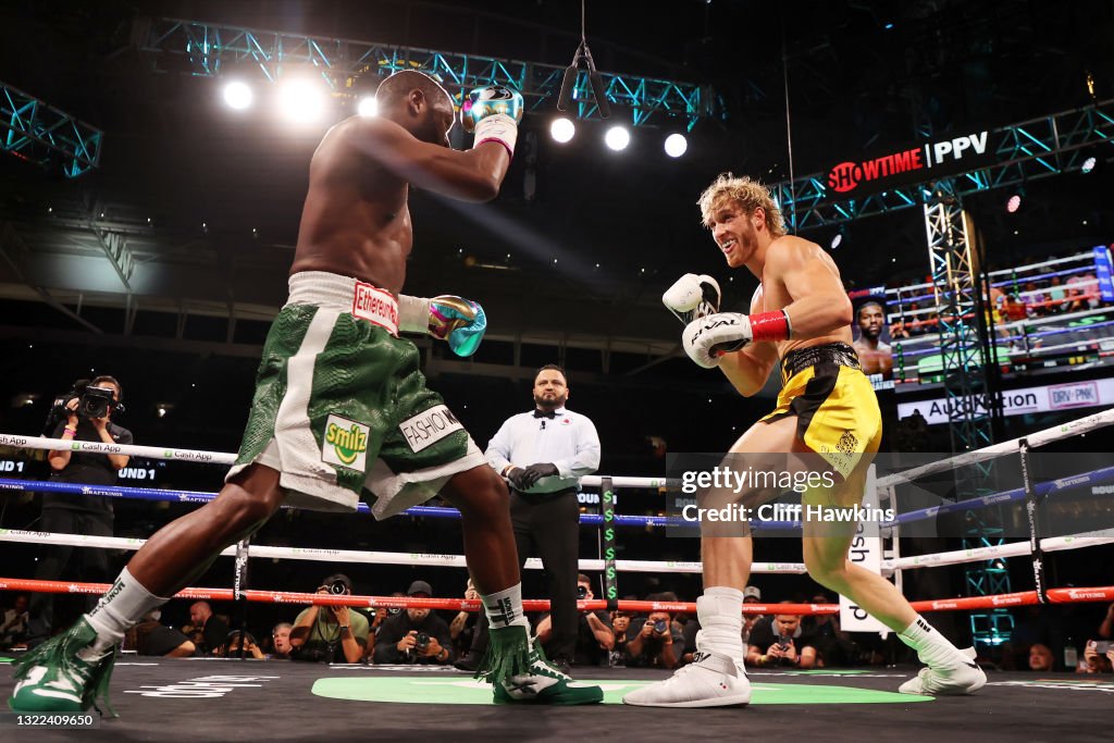 Floyd Mayweather v Logan Paul