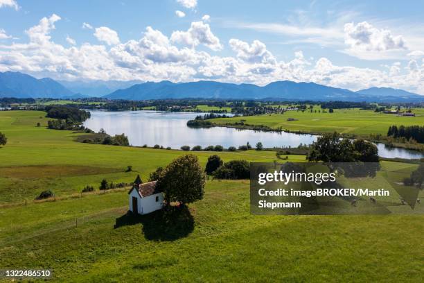 mesnerhaus chapel, riegsee, drone image, alpine foothills, upper bavaria, bavaria, germany - lake riegsee stock pictures, royalty-free photos & images