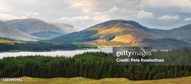 light on ben inverveigh scottish west highlands - sweeping landscape stock pictures, royalty-free photos & images