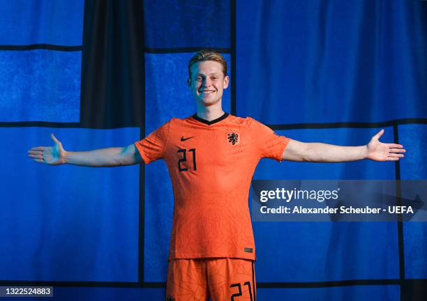 Frenkie de Jong of the Netherlands poses during the official UEFA Euro 2020 media access day on June 07, 2021 in Zeist, Netherlands.