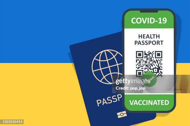 immun health passport zertifikat in smartphone für die ukraine. covid-19 impfdokument. vektor-illustration - boarding pass stock-grafiken, -clipart, -cartoons und -symbole