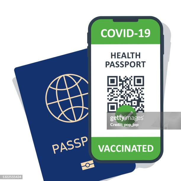 immun health passport zertifikat in smartphone und national passport. covid-19 impfdokument. vektor-illustration - boarding pass stock-grafiken, -clipart, -cartoons und -symbole