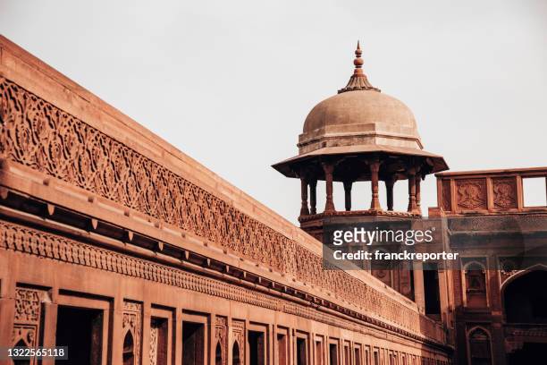 red fort in agra india - palace stock pictures, royalty-free photos & images